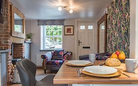 Cow And Cockle - Quirky Cottage In The Centre Of Deal