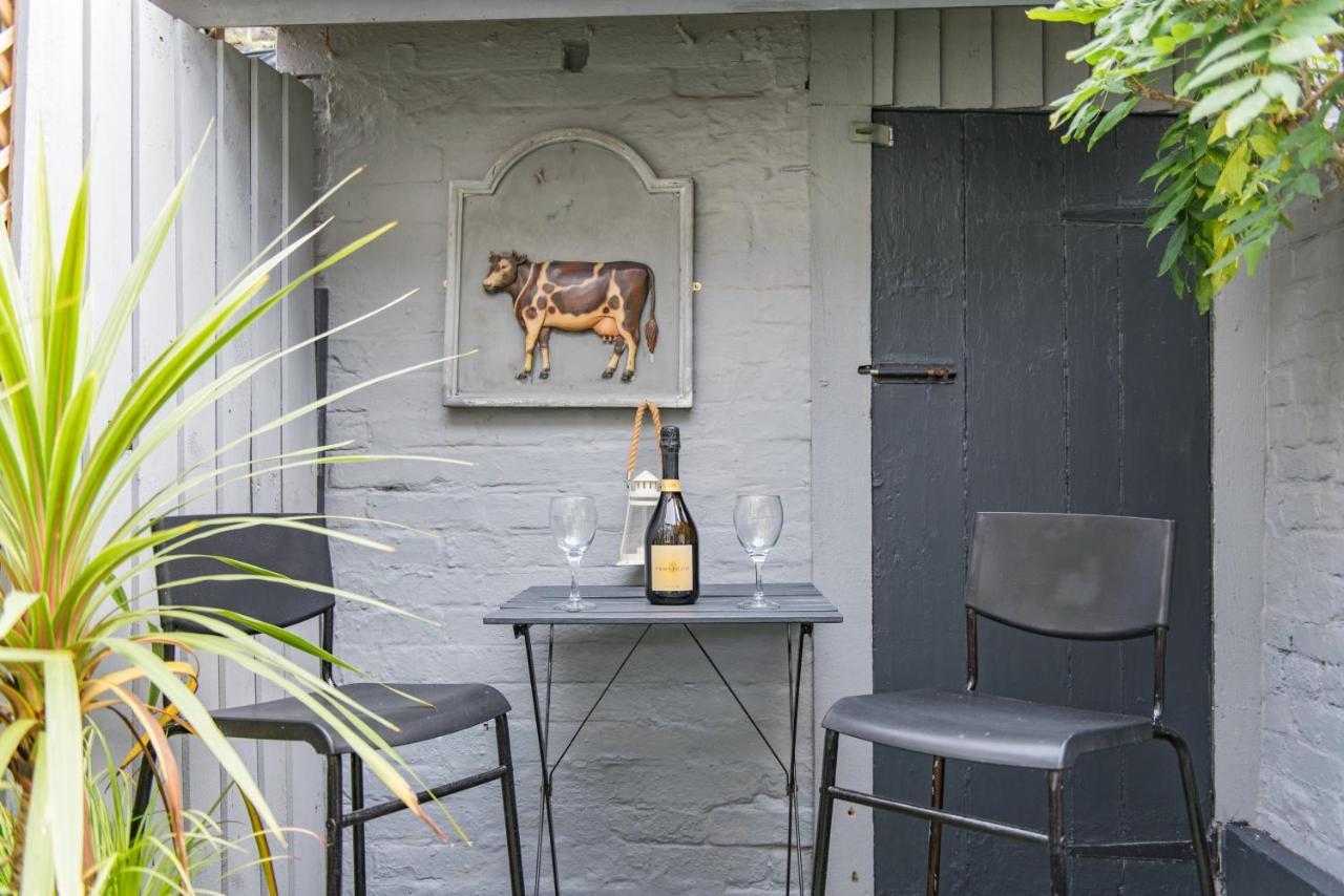 Cow And Cockle - Quirky Cottage In The Centre Of Deal Exterior photo
