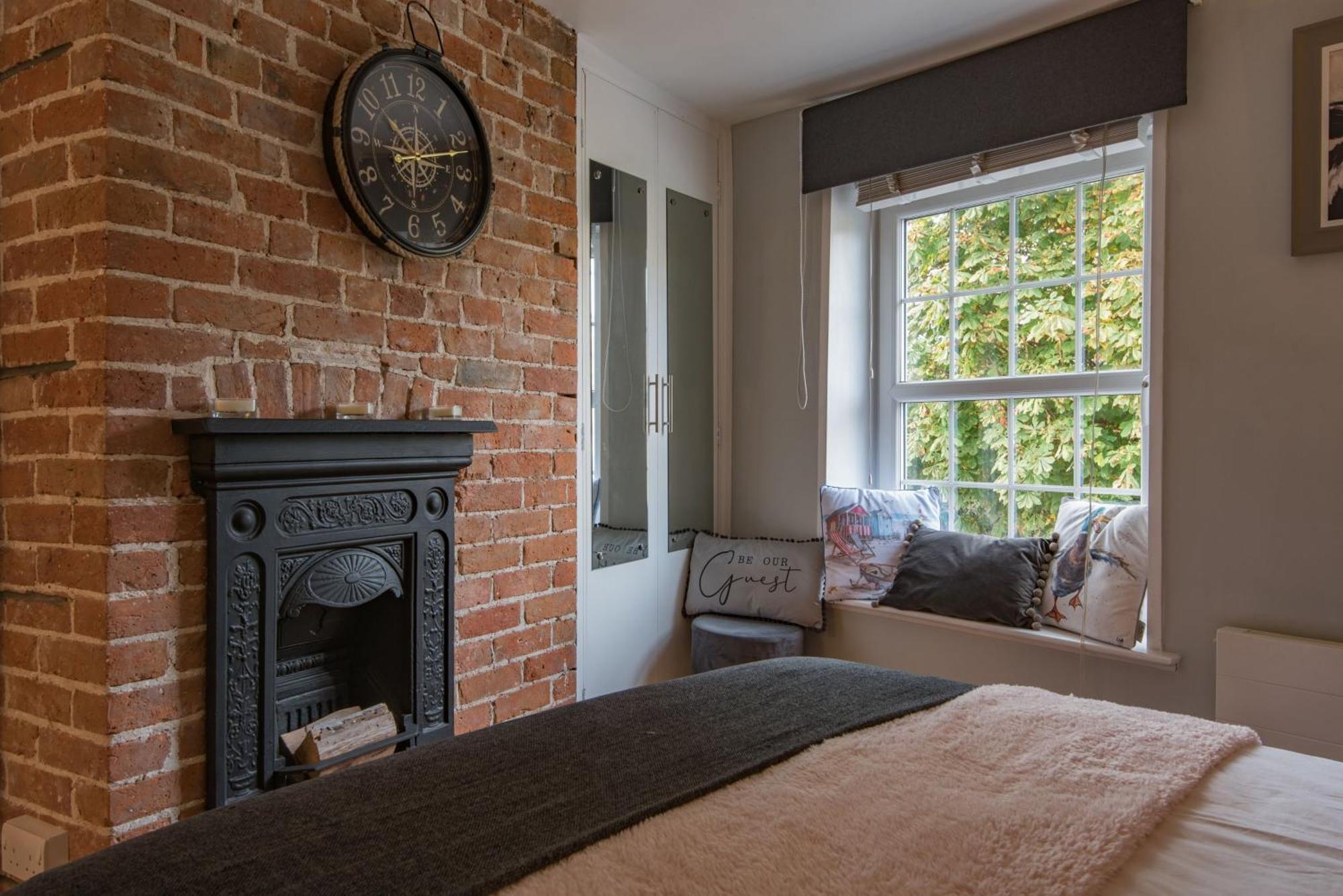 Cow And Cockle - Quirky Cottage In The Centre Of Deal Exterior photo